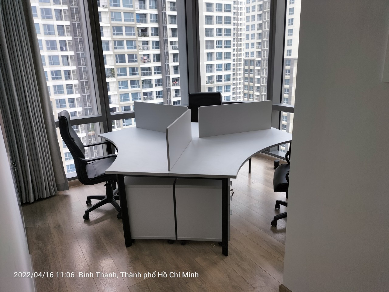 Cụm bàn làm việc 3 chỗ CBLG-03